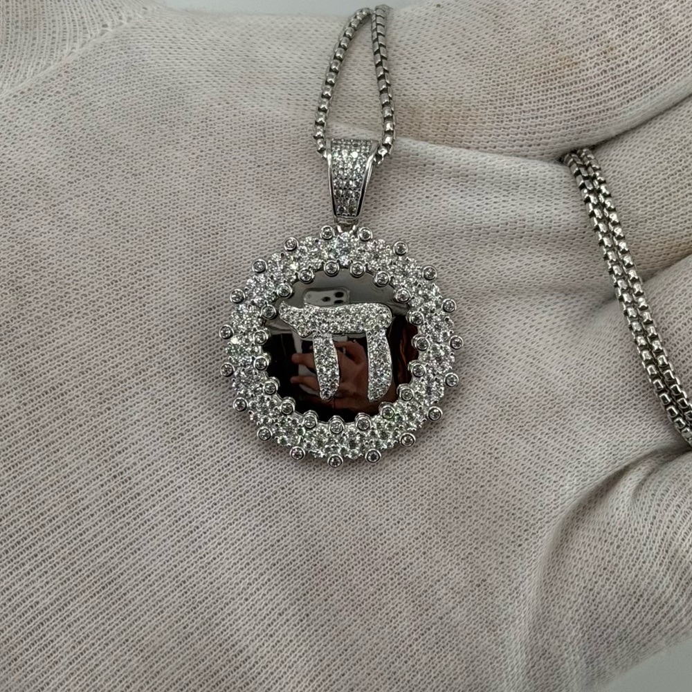 925 Sterling Silver Chai Pendant White Gold Dipped Pave cz Diamond 10g